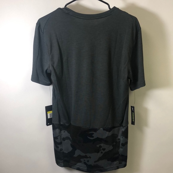 Nike Men’s Breathing Training T-Shirt SZ S (J 101) - Picture 2 of 4